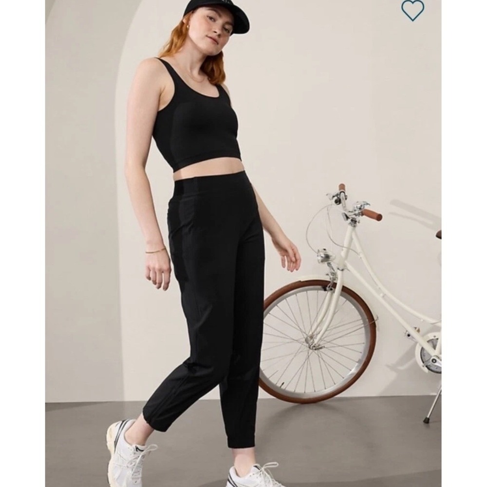 Athleta Brooklyn Heights Joggers Black Ankle Zip Hiking Travel Pants Size 8 NWOT